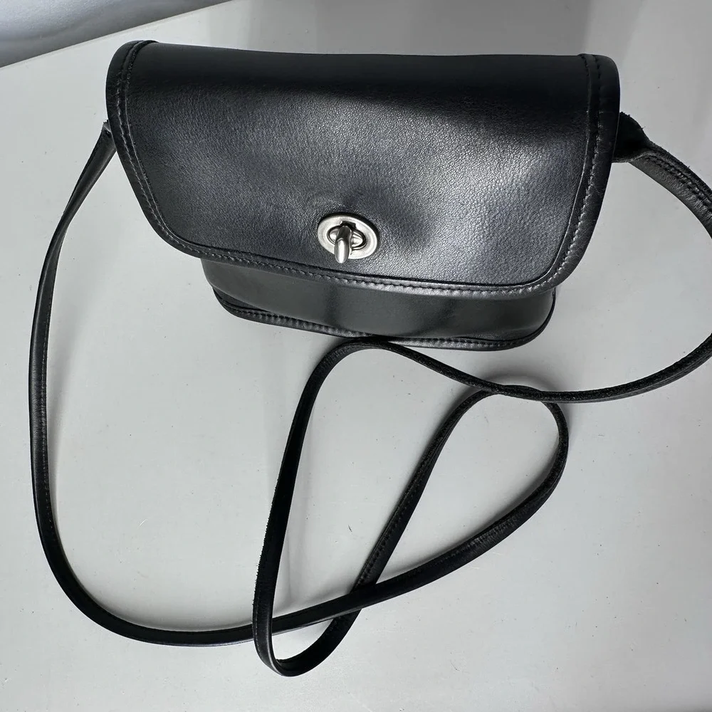 Vintage Coach Tango Flap 9049 Black Leather Turnlock‎ Crossbody